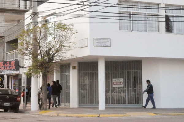 Resultado de imagen para locales vacios en trelew