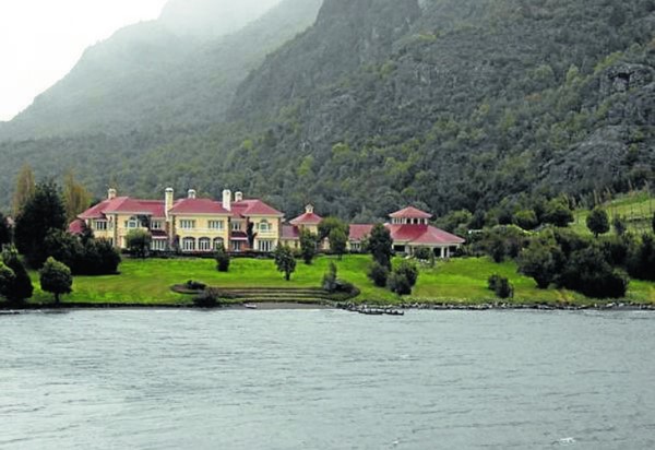 Resultado de imagen para Charles Lewis lago escondido